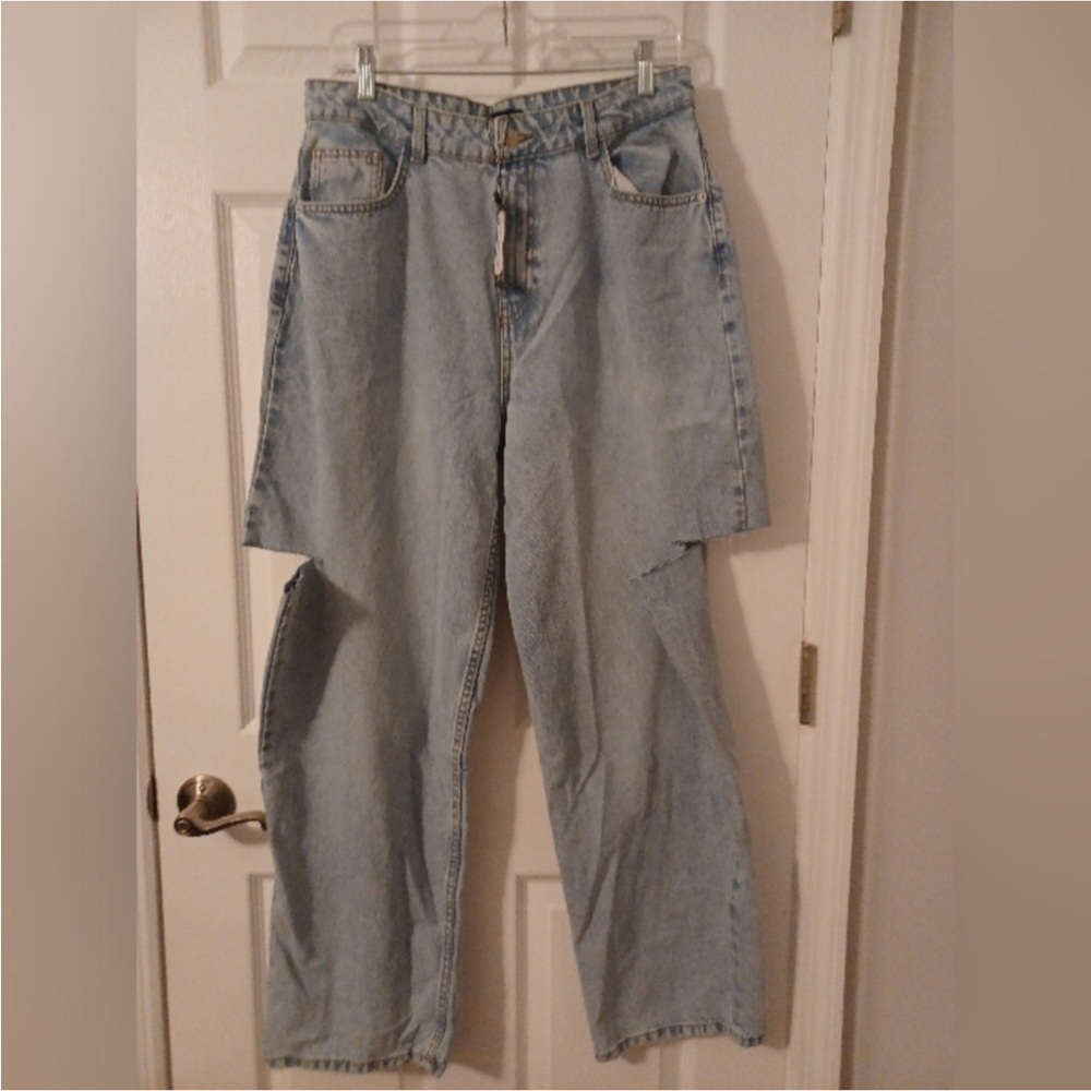 🚨 NWT Pretty Little Things Thigh Split Baggy Boyfriend Jeans - Picture 6 of 9